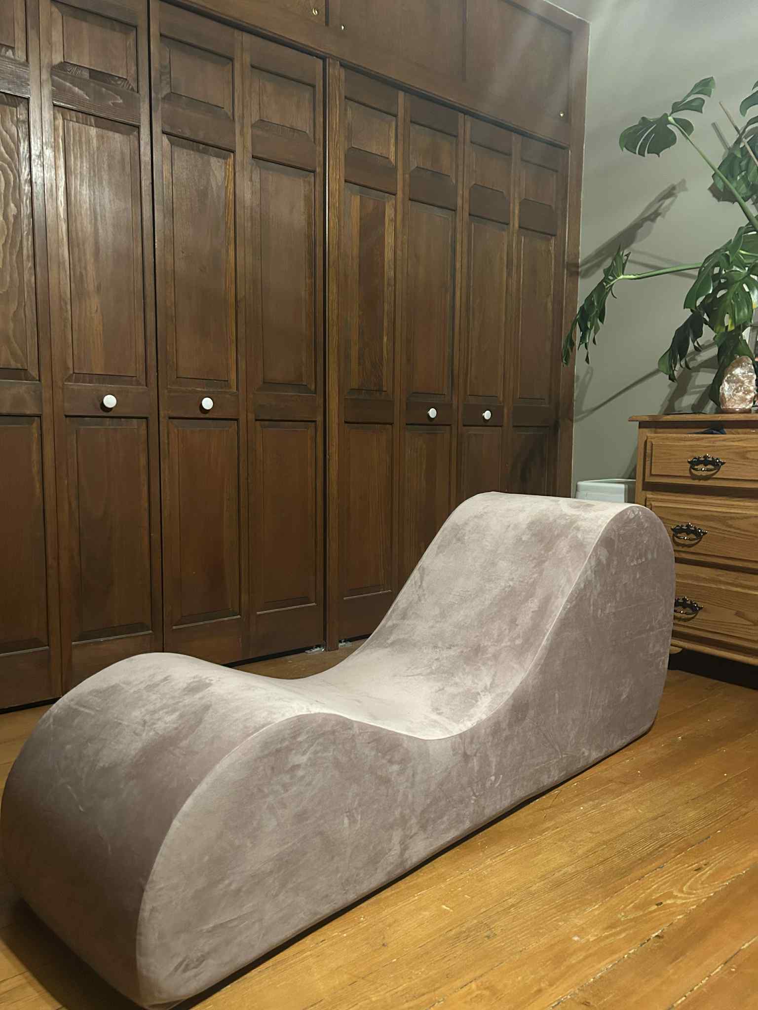 Cello Chaise – Standard & Valkyrie Editions Liberator